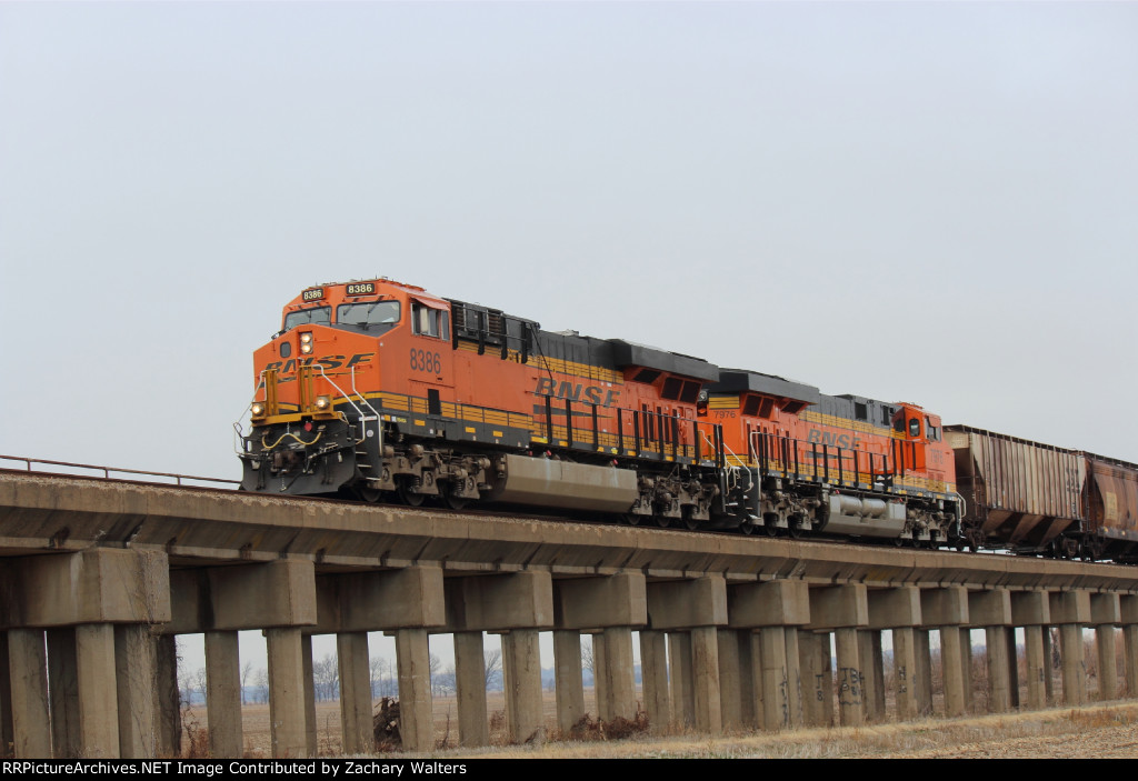 IMG_5830%20csx%20sb%20rahm%20bnsf%208386